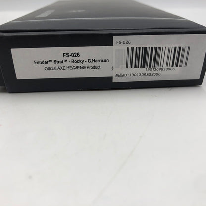 【中古品】 ビートルズ　ジョージ・ハリスン　フェンダー　ロッキー　ストラトキャスター　オフィシャル　ミニギター　レプリカ　1/4スケール　公式グッズ 055-251103-ns-4-tei 万代Net店