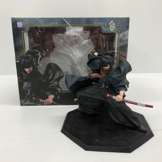 【中古品】 Fate/Grand Order アサシン 岡田以蔵 1/8 完成品フィギュア アニプレックスプラス限定 054-260728-ns-01-tei 万代Net店