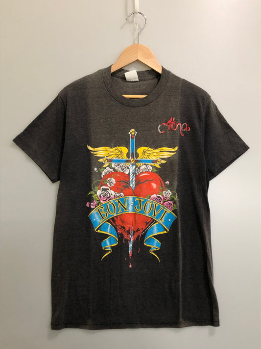 【現状渡し品】【メンズ】 BON JOVI ボン・ジョヴィ 80S NEW JERSEY SYNDICATE TOUR TEE 80年代 ニュー ジャージー シンジケート ツアー 半袖Tシャツ メンズ トップス 146-260510-em-68-min カラー：グレー 万代Net店