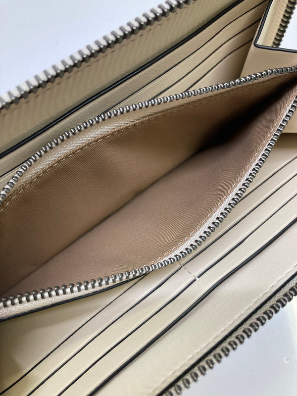 【中古美品】【メンズ/レディース】 COACH コーチ CBS95 長財布 シグネチャー コーチグラフィック ラウンドジップ ロングウォレット 長財布 (ICH) 200-260927-AS-2-hon カラー：ホワイト/ネイビー 万代Net店