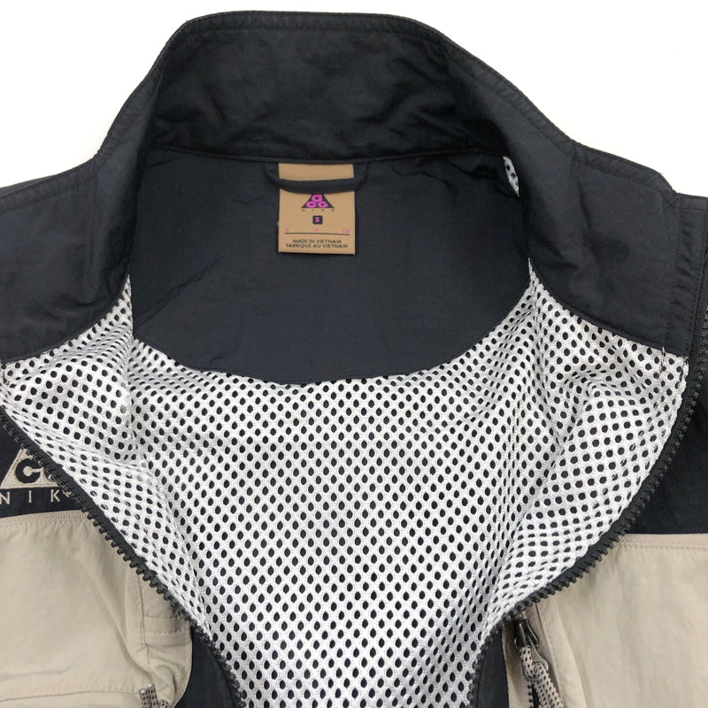 【中古品】【メンズ】 NIKE ACG ナイキ エーシージー NIKE AS M NRG ACG VEST CK7237-010 エナジー エーシージー ベスト アウター 144-260822-hn-09-fur サイズ：S カラー：ブラック/ホワイト/ベージュ 万代Net店