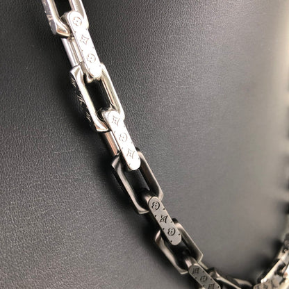 【中古品】LOUIS VUITTON ルイ・ヴィトン M00677 MONOGRAM CHAIN NECKLACE ルイヴィトン ネックレス チェーンネックレス 182-250221-SY-01-iwa カラー：SILVER BLACK 万代Net店