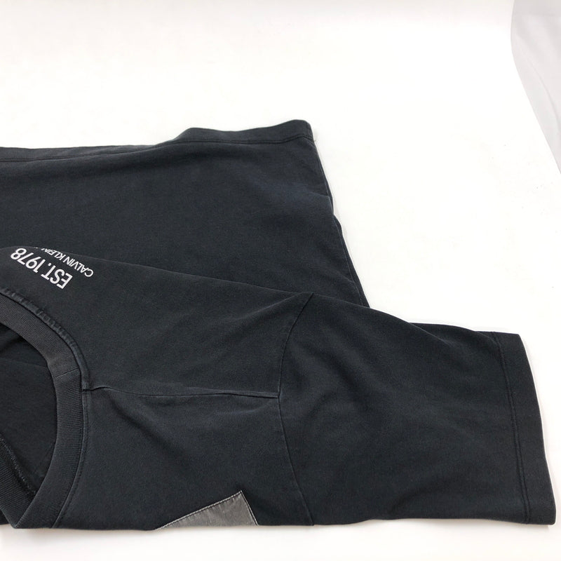 【中古品】【メンズ】 CALVIN KLEIN JEANS カルバンクライン ジーンズ MOON LANDING S/S TEE J900216 ムーンランディング 半袖Tシャツ トップス 141-260613-hn-11-fur サイズ：L カラー：ブラック 万代Net店