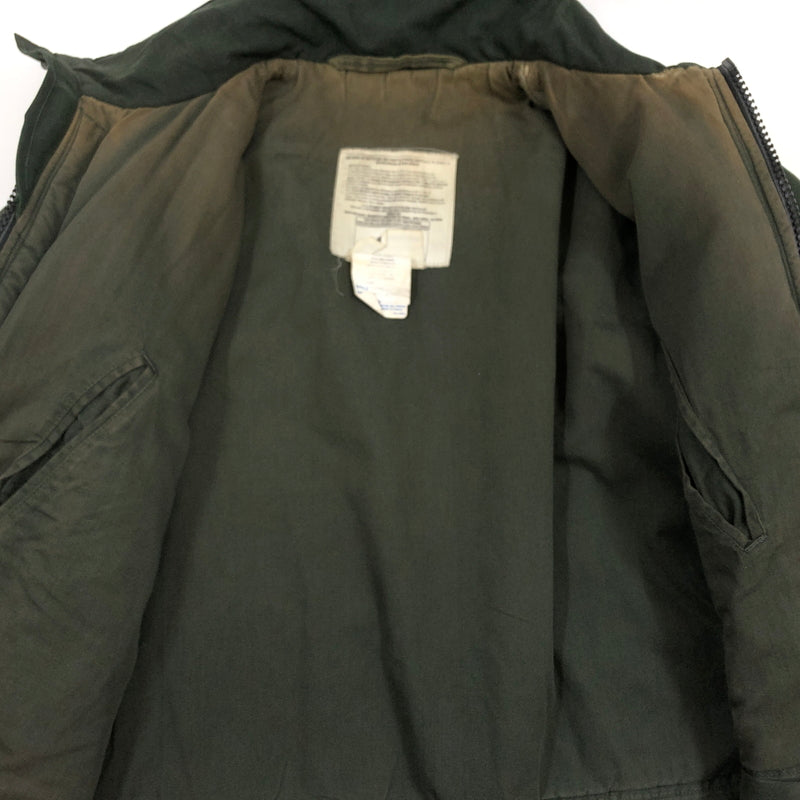 【現状渡し品】【メンズ】 CAMOPLAST カモプラスト PADDED JACKET V-2046 パデッドジャケット 中綿 アウター 146-260829-hn-04-fur サイズ：42-43-44 カラー：グリーン 万代Net店