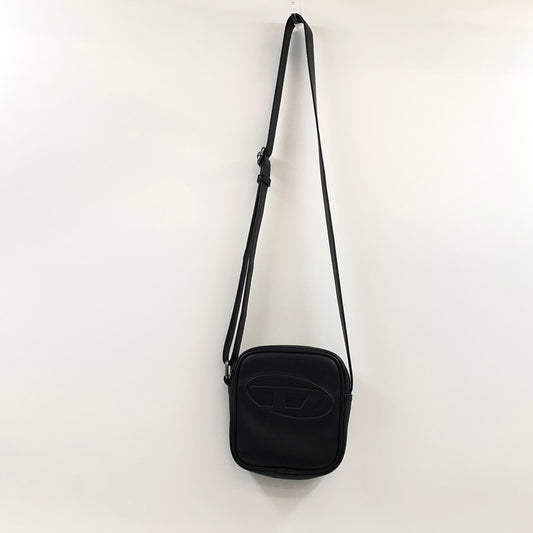 【中古品】【メンズ】 DIESEL ディーゼル HOLI-D クロスボディバッグ ショルダーバッグ カバン 188-251015-hn-06-fur カラー：ブラック 万代Net店