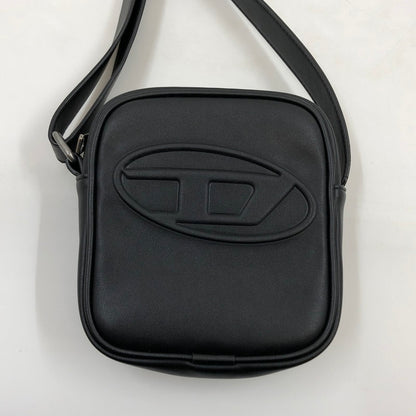 【中古品】【メンズ】 DIESEL ディーゼル HOLI-D クロスボディバッグ ショルダーバッグ カバン 188-251015-hn-06-fur カラー：ブラック 万代Net店