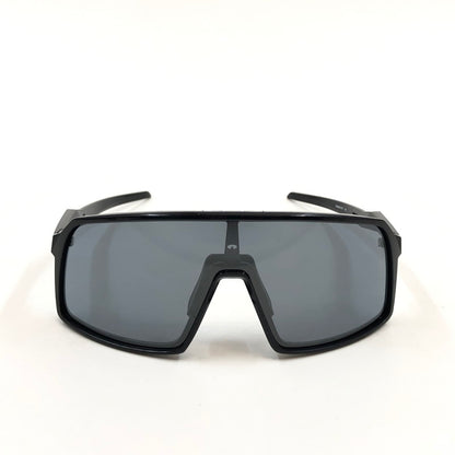 【中古品】【メンズ/レディース】 OAKLEY オークリー SUTRO 9406-0137 スートロ サングラス アイウェア 203-251019-hn-08-fur サイズ：140 カラー：ブラック系 万代Net店