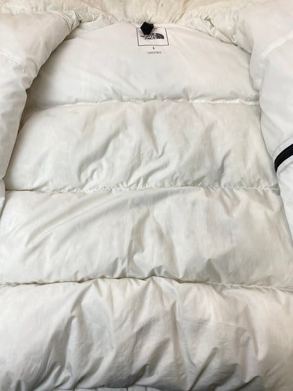 【中古品】【メンズ】 THE NORTH FACE ザ・ノースフェイス UNDYED NUPTSE JACKET ND92337 アンダイド ヌプシ ジャケット アウター ダウンジャケット 144-260204-jt-01-min サイズ：L カラー：ホワイト 万代Net店