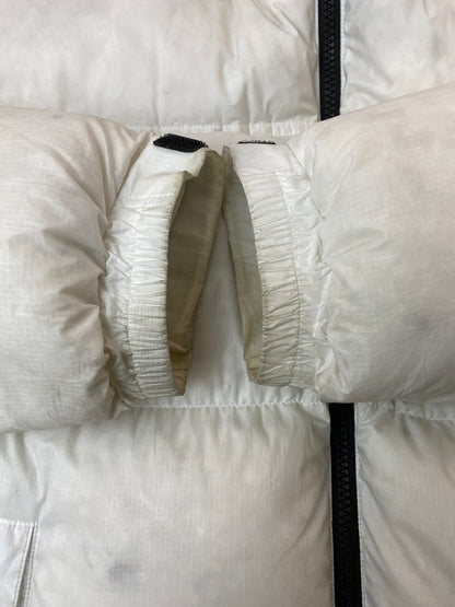 【中古品】【メンズ】 THE NORTH FACE ザ・ノースフェイス UNDYED NUPTSE JACKET ND92337 アンダイド ヌプシ ジャケット アウター ダウンジャケット 144-260204-jt-01-min サイズ：L カラー：ホワイト 万代Net店