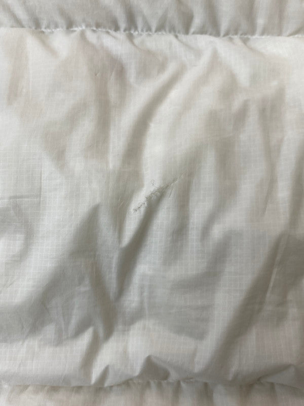 【中古品】【メンズ】 THE NORTH FACE ザ・ノースフェイス UNDYED NUPTSE JACKET ND92337 アンダイド ヌプシ ジャケット アウター ダウンジャケット 144-260204-jt-01-min サイズ：L カラー：ホワイト 万代Net店