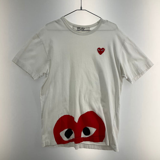 【中古品】【メンズ】 PLAY COMME des GARCONS プレイコムデギャルソン PLAY COMME des GARCONS S S TEE 147-260321-SS-05-iwa サイズ：L カラー：ホワイト 万代Net店