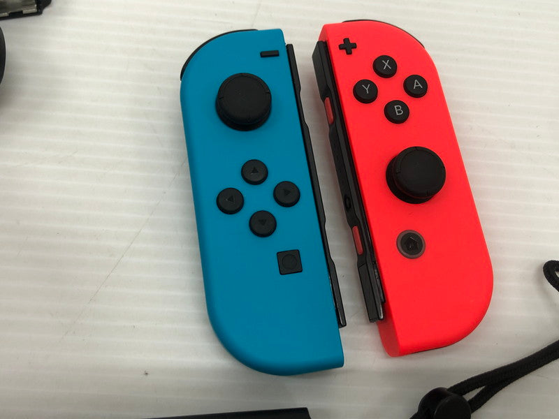 【中古品】 Nintendo Switch 2022年モデル Joy-Con(L) ネオンブルー/(R) ネオンレッド HAD-S-KABAH 034-261011-ns-05-teih 万代Net店