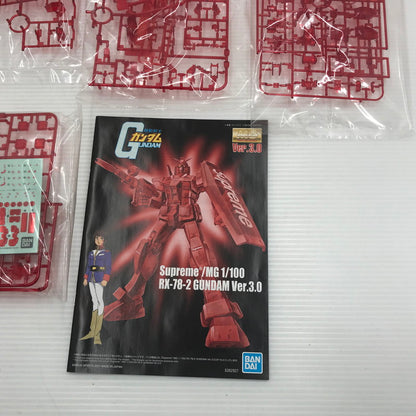 【中古美品】 バンダイ Supreme MG 1/100 RX-78-2 GUNDAM Ver.3.0 "Red" シュプリーム ガンダム 開封未使用 未組立 箱ゆがみあり 058-260910-ti-04-tag 万代Net店