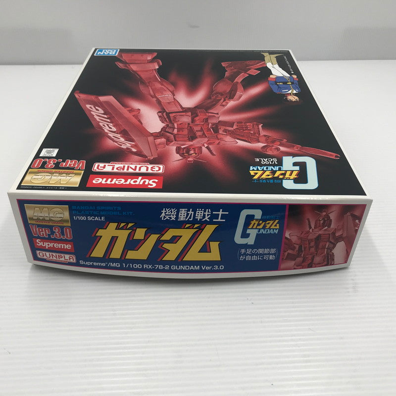 【中古美品】 バンダイ Supreme MG 1/100 RX-78-2 GUNDAM Ver.3.0 "Red" シュプリーム ガンダム 開封未使用 未組立 箱ゆがみあり 058-260910-ti-04-tag 万代Net店