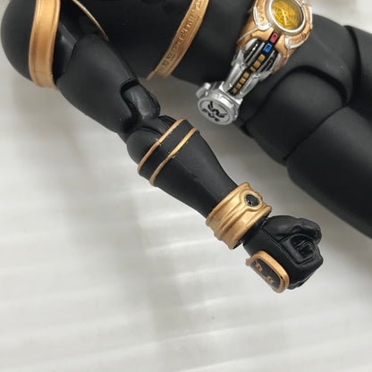 【中古品】 S.H.F 真骨彫製法 仮面ライダークウガ アメイジングマイティ 042-260514-ti-02-tagh 万代Net店