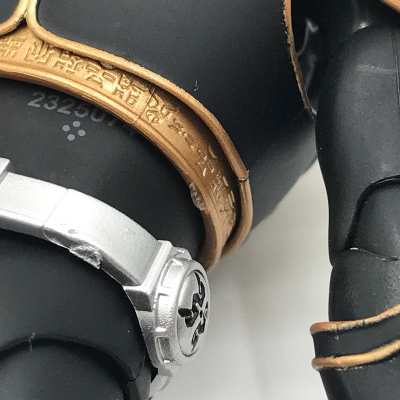 【中古品】 S.H.F 真骨彫製法 仮面ライダークウガ アメイジングマイティ 042-260514-ti-02-tagh 万代Net店