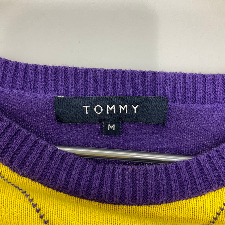 【中古品】【メンズ】 TOMMY HILFIGER トミーヒルフィガー ニット 147-260324-SS-08-iwa サイズ：M カラー：パープル イエロー ブルー 万代Net店