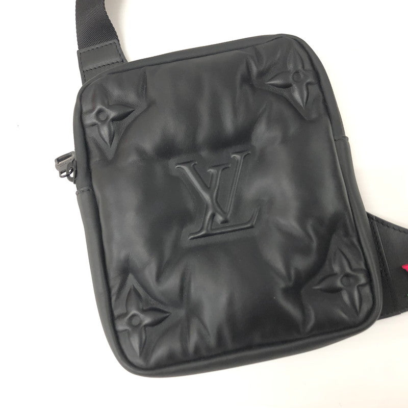 【中古品】【メンズ】 LOUIS VUITTON ルイ・ヴィトン M68773 アシンメトリカル スリング ボディ ショルダー バッグ ラムレザー  179-240411-tk-3-tei カラー：ブラック 万代Net店