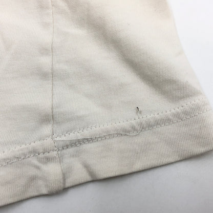 【現状渡し品】【メンズ】 PLEDGE プレッジ V-NECK PRINT S/S TEE Vネック プリント 半袖Tシャツ トップス 140-260625-hn-05-fur サイズ：48 カラー：ホワイト 万代Net店