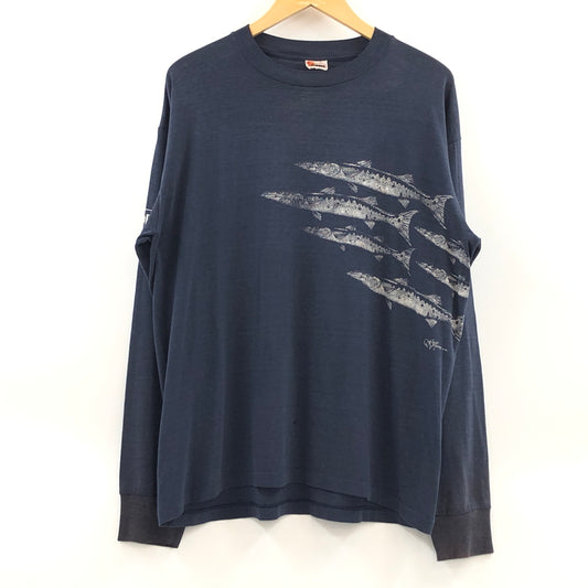 【現状渡し品】【メンズ】 SIGNAL シグナル × FLUID VISIONS フルイド・ヴィジョンズ 80S FISH PRINT L/S TEE フィッシュプリント 長袖Tシャツ トップス 146-260627-hn-04-fur サイズ：XL カラー：ネイビー 万代Net店
