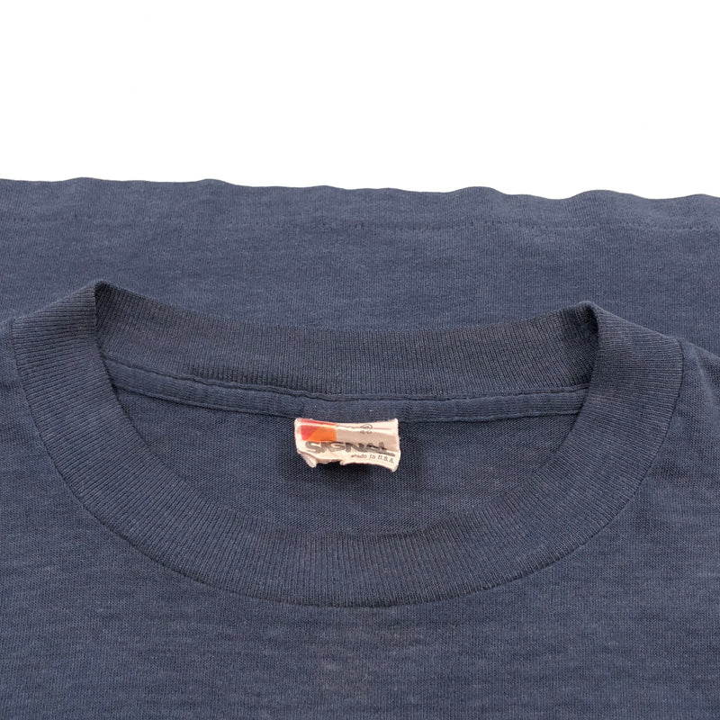 【現状渡し品】【メンズ】 SIGNAL シグナル × FLUID VISIONS フルイド・ヴィジョンズ 80S FISH PRINT L/S TEE フィッシュプリント 長袖Tシャツ トップス 146-260627-hn-04-fur サイズ：XL カラー：ネイビー 万代Net店