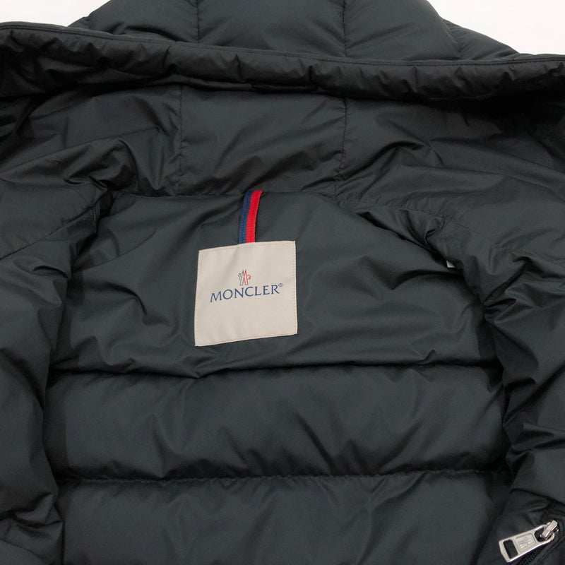 【中古品】【メンズ】 MONCLER モンクレール VERMEILLE HOODED SHORT DOWN JACKET L10911A00006 ヴェルメイユ フード ショート ダウンジャケット アウター 141-260917-hn-04-fur サイズ：4 カラー：ブラック 万代Net店