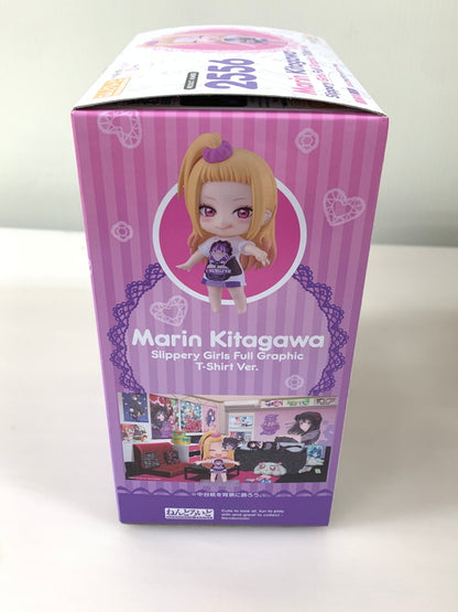 【未使用品】 ねんどろいど その着せ替え人形は恋をする 喜多川海夢 ヌル女フルグラフィックTシャツVer. フィギュア 053-260130-zi-01-min 万代Net店