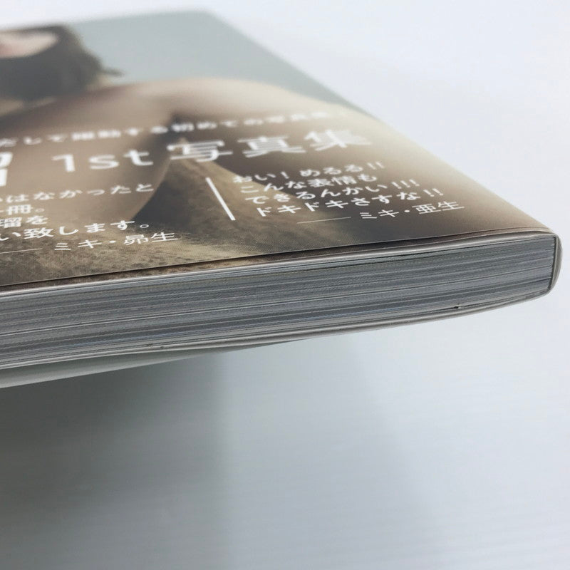 【中古品】 小学館 生見愛瑠1st写真集 はじまり。 帯あり ※キズ・読み跡あり 087-260921-ti-01-tag 万代Net店