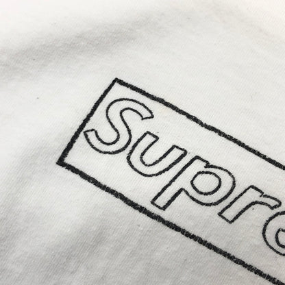 【中古品】【メンズ】 SUPREME シュプリーム × KAWS カウズ CHALK LOGO TEE チョークロゴ 半袖Tシャツ トップス 149-260923-hn-08-fur サイズ：XL カラー：ホワイト 万代Net店