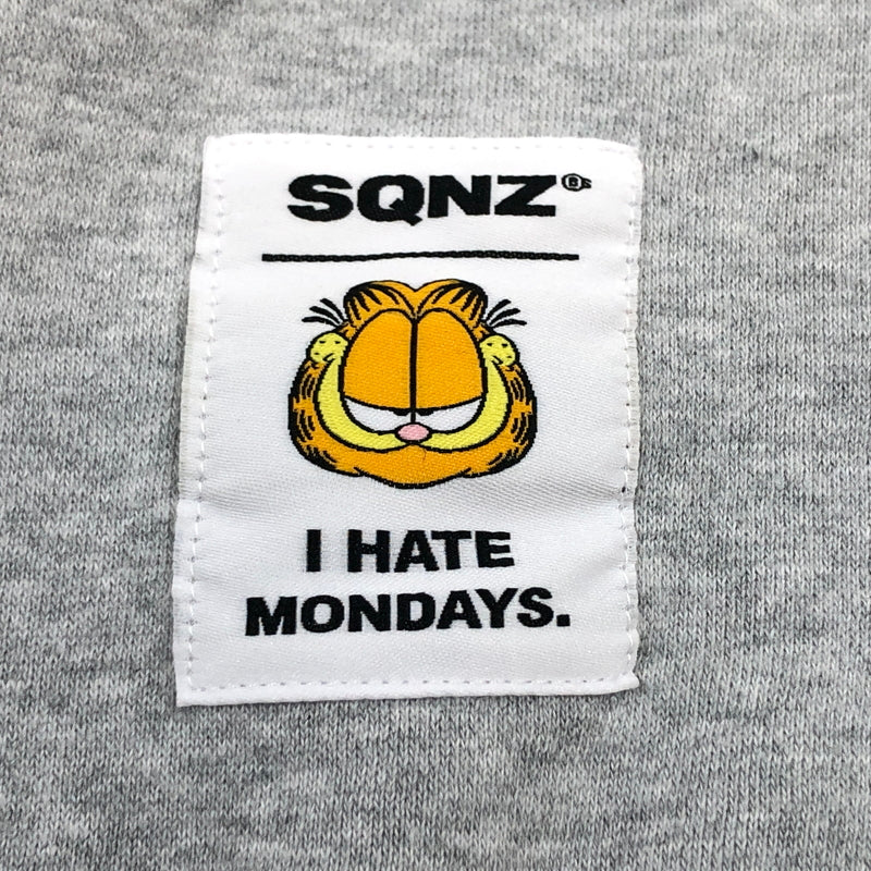 【中古品】【メンズ】 SQNZ シークエンズ × GARFIELD ガーフィールド FRONT PRINT SWEATSHIRT T-23370905 フロントプリント スウェットシャツ トレーナー トップス 142-260704-hn-03-fur サイズ：M カラー：グレー 万代Net店