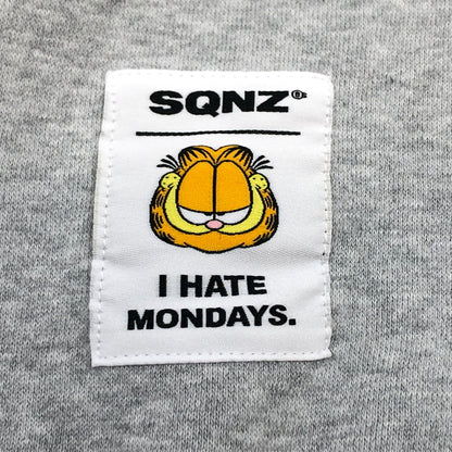 【中古品】【メンズ】 SQNZ シークエンズ × GARFIELD ガーフィールド FRONT PRINT SWEATSHIRT T-23370905 フロントプリント スウェットシャツ トレーナー トップス 142-260704-hn-03-fur サイズ：M カラー：グレー 万代Net店