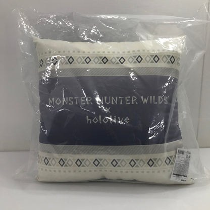 【中古美品】 カプコン モンスターハンターワイルズ ホロライブ スクエアクッション 獅白ぼたん 053-260406-yk-03-tag 万代Net店