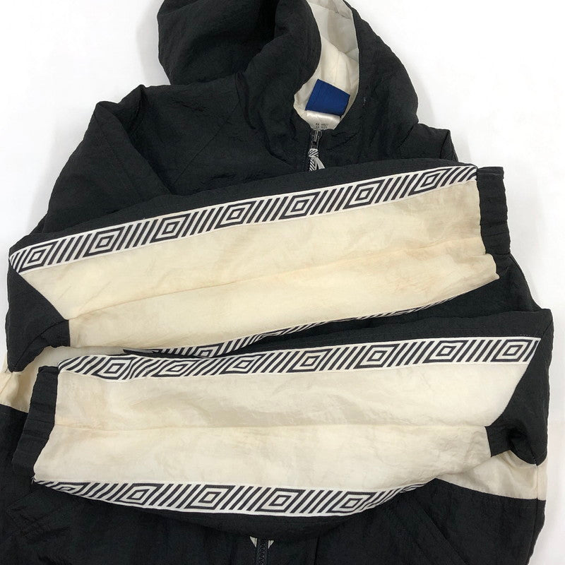 【現状渡し品】【メンズ】 UMBRO アンブロ 00S HOODED JACKET フーデッドジャケット ナイロン アウター 146-260419-hn-02-fur サイズ：YXL カラー：ブラック/ホワイト 万代Net店