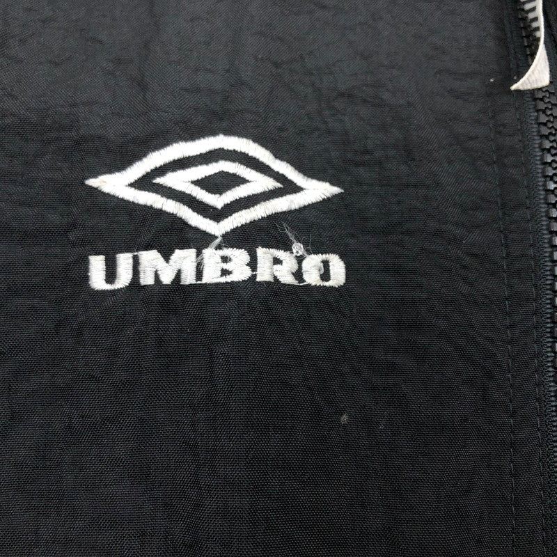 【現状渡し品】【メンズ】 UMBRO アンブロ 00S HOODED JACKET フーデッドジャケット ナイロン アウター 146-260419-hn-02-fur サイズ：YXL カラー：ブラック/ホワイト 万代Net店