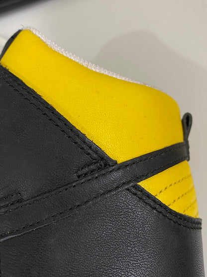 【LIFTる。景品】【中古】【メンズ】 NIKE ナイキ 2005年製 DUNK HIGH 309432-701 ダンクハイ スニーカー 靴 160-240508-jt-13-min サイズ：US 8.5 26.5cm カラー：VARSITY MAIZE/BLACK/WHITE 万代Net店