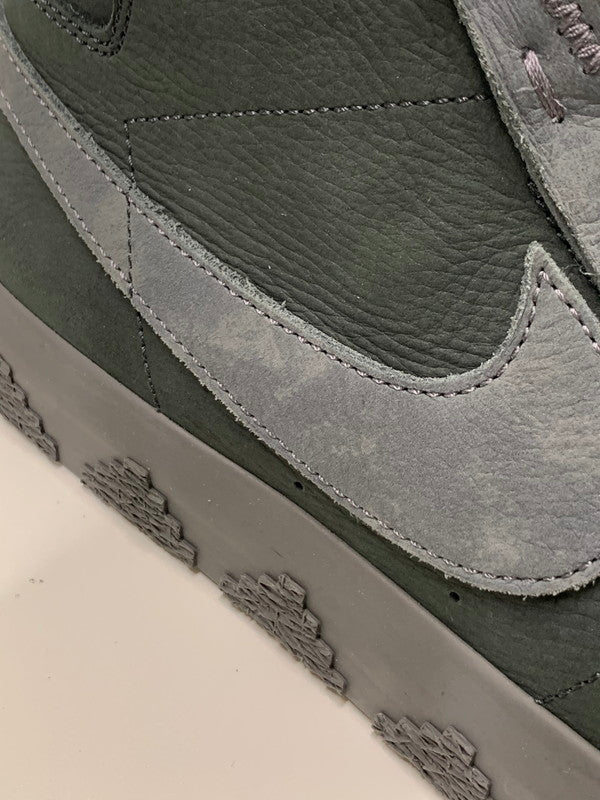 【中古美品】【メンズ】 ナイキエスビー ZOOM BLAZER MID QS FQ0792-001 ブレーザー ミッド スニーカー 靴 160-251225-zi-01-min サイズ：27.0cm カラー：ANTHRACITE/DARK SMOKE GREY 万代Net店