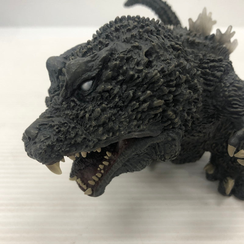 【中古品】 デフォリアル ゴジラ(2001) 発光Ver. 完成品フィギュア 044-261025-ns-09-teih 万代Net店