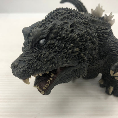 【中古品】 デフォリアル ゴジラ(2001) 発光Ver. 完成品フィギュア 044-261025-ns-09-teih 万代Net店