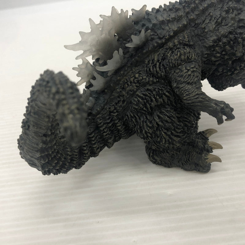 【中古品】 デフォリアル ゴジラ(2001) 発光Ver. 完成品フィギュア 044-261025-ns-09-teih 万代Net店