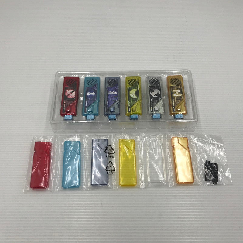 【中古品】 バンダイ CSM T2ガイアメモリver.2 HtoN 仮面ライダーW 開封済み 動作確認済み 本体小キズあり 042-261001-ti-06-tagh 万代Net店