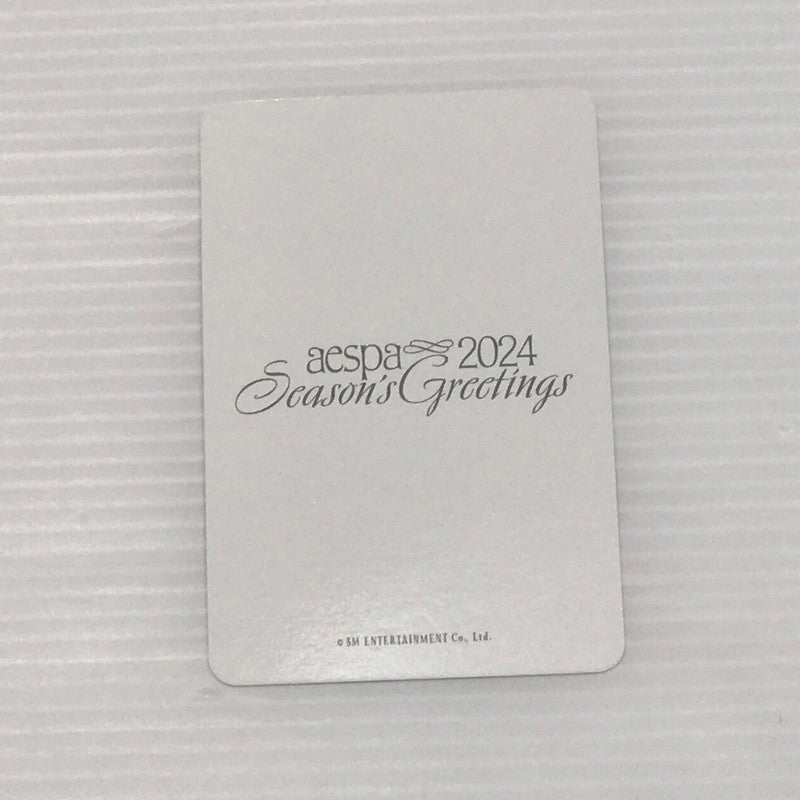 【中古美品】 （3）aespa ウィンター 2024 SEASON'S GREETINGS PHOTO PACK 本体のみ 小さな欠けあり 084-260629-ti-04-tag 万代Net店