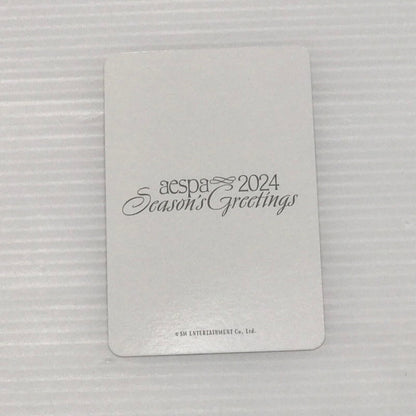 【中古美品】 （3）aespa ウィンター 2024 SEASON'S GREETINGS PHOTO PACK 本体のみ 小さな欠けあり 084-260629-ti-04-tag 万代Net店