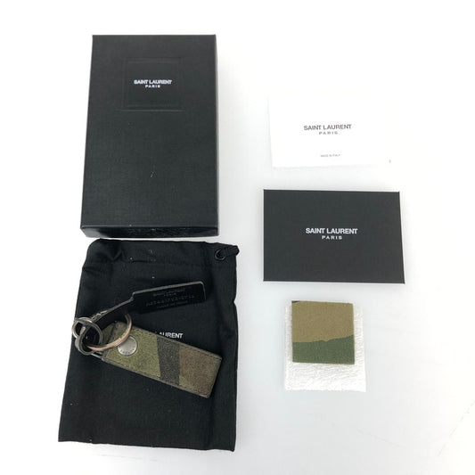 【中古品】【メンズ/レディース】 SAINT LAURENT サンローラン キーリング KEY RING HUNTING 付属品付き 183-241226-NS-13-iwa サイズ：リング幅:約3cm 全長:約12cm カラー：迷彩柄 万代Net店