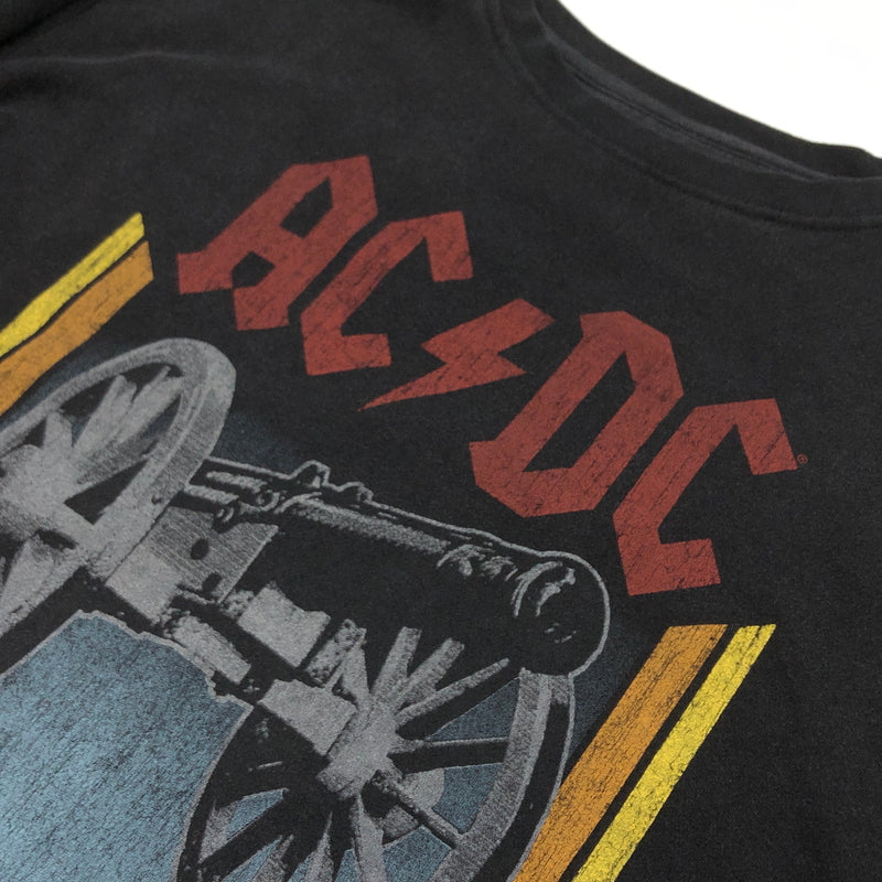 【現状渡し品】【メンズ】 ACDC エーシーディーシー "WE SALUTE YOU" PRINT SWEATSHIRT プリント スウェットシャツ トレーナー トップス 146-260713-hn-02-fur サイズ：XL カラー：ブラック 万代Net店
