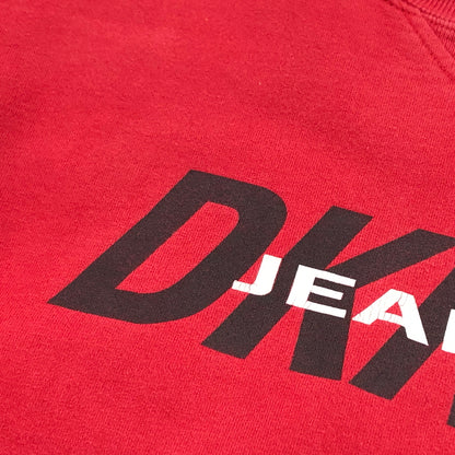 【現状渡し品】【メンズ】 DKNY JEANS ディーケーエヌワイ ジーンズ PRINT LOGO L/S SWEAT プリントロゴ 長袖 スウェット トレーナー トップス 146-260713-hn-05-fur サイズ：S カラー：レッド 万代Net店