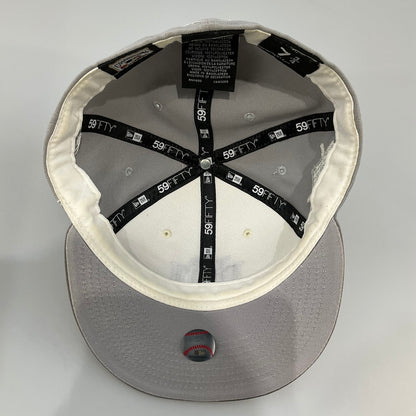 【中古品】【メンズ】 NEW ERA ニューエラ 59FIFTY ミルウォーキー・ブルワーズ CHROME ANNIVERSARY キャップ 185-260421-SS-07-iwa サイズ：7 3/4 カラー：グレー ホワイト 万代Net店