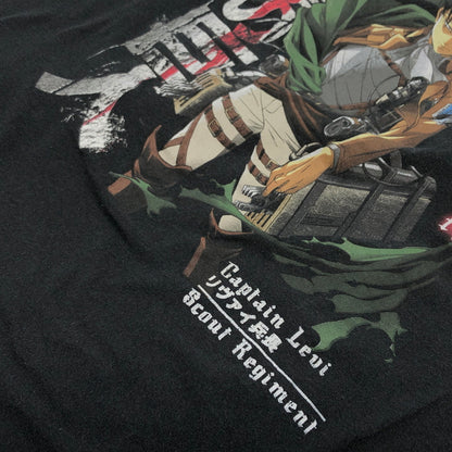 【中古品】【メンズ】 ATTACK ON TITAN 進撃の巨人 CAPTAIN LEVI FRONT PRINT SS TEE リヴァイ兵長 フロントプリント 半袖Tシャツ トップス 146-260720-hn-10-fur サイズ：L カラー：ブラック 万代Net店