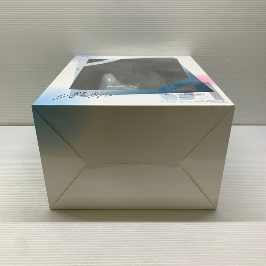 【現状渡し品】 初音ミク・クロニクル 1/7スケールフィギュア F：NEX限定 デザインココ ひのきや 箱あり 053-260828-YT-05-min 万代Net店