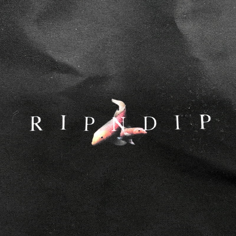 【現状渡し品】【メンズ】 RIPNDIP リップンディップ Mother Fish Baby Hooded Coach Jacket コーチジャケット アウター ストリート系 142-250827-rs-04-fur サイズ：M カラー：ブラック 万代Net店