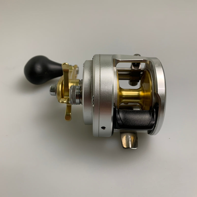 【現状渡し品】 SHIMANO シマノ １３カルカッタ 801F 釣具 ベイトリール 134-260722-AS-5-min 万代Net店